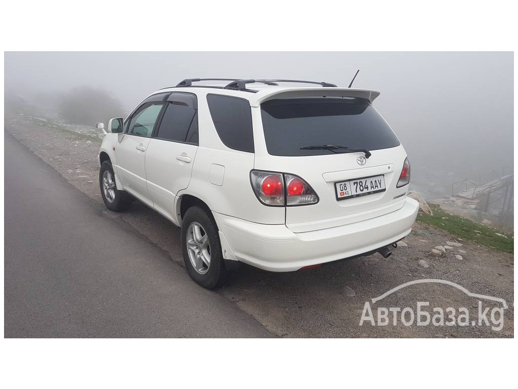 Toyota Harrier 2002 года за 7 500$