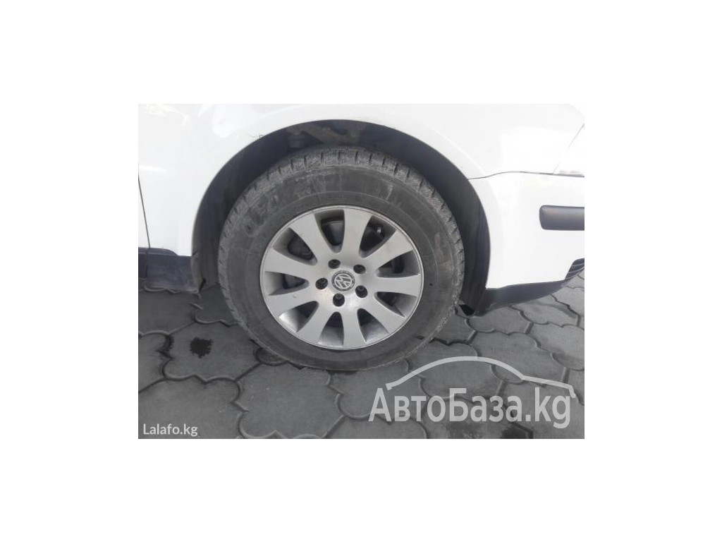 Volkswagen Passat 2005 года за ~409 100 руб.