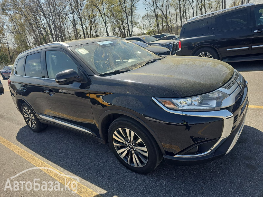 Mitsubishi Outlander 2017 года за 1 900 000 сом