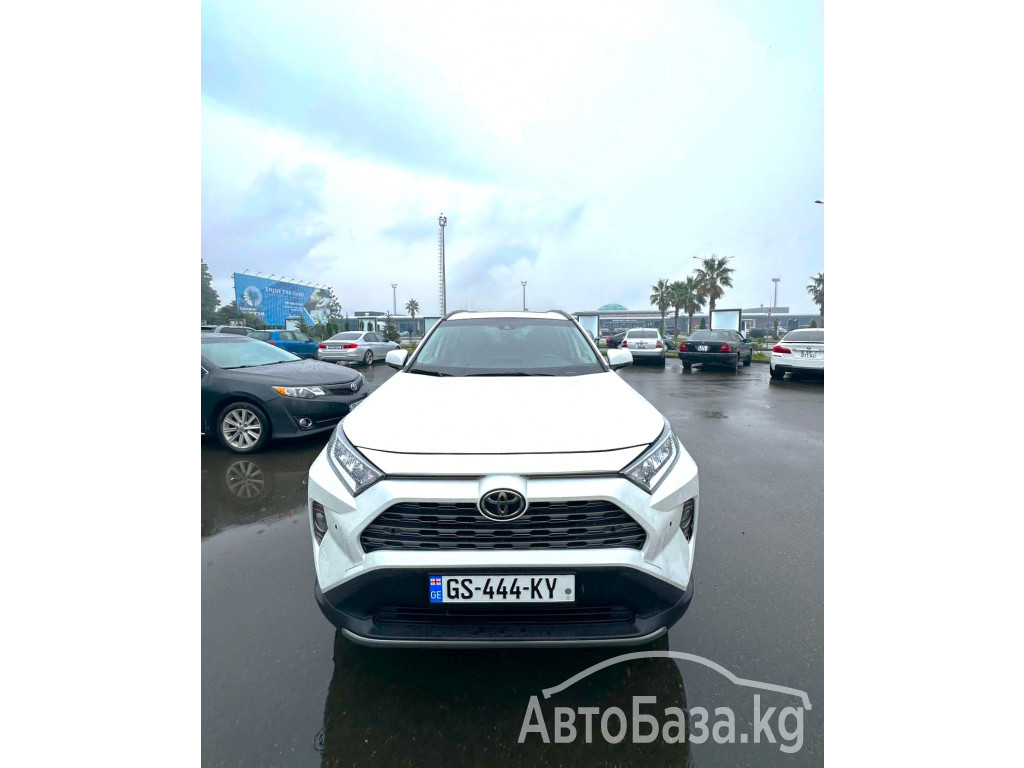 Toyota RAV4 2017 года за ~1 904 400 сом