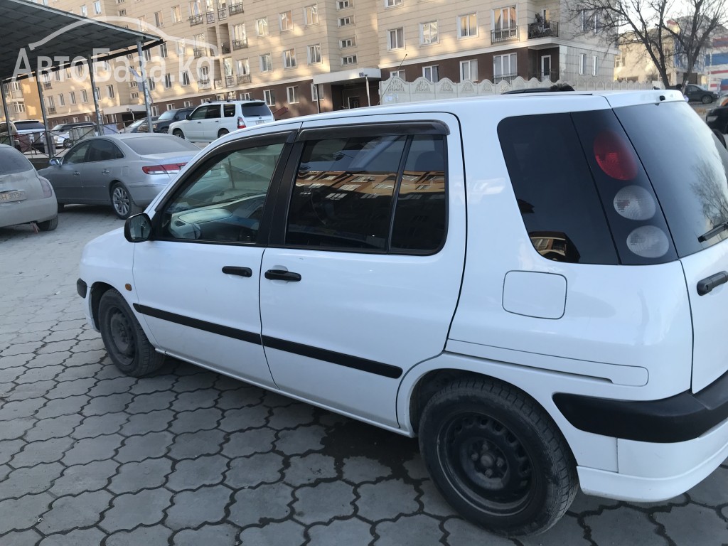 Toyota Raum 2000 года за ~293 200 сом