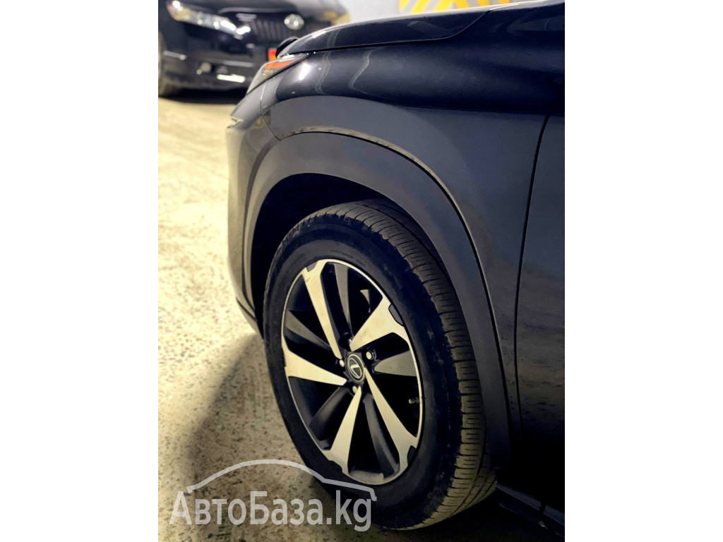 Lexus NX 2017 года за 28 500$