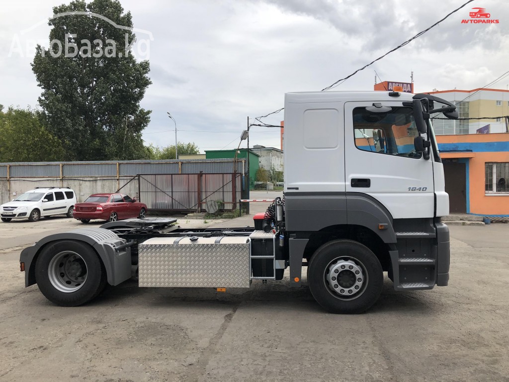 Тягач Mercedes-Benz Axor