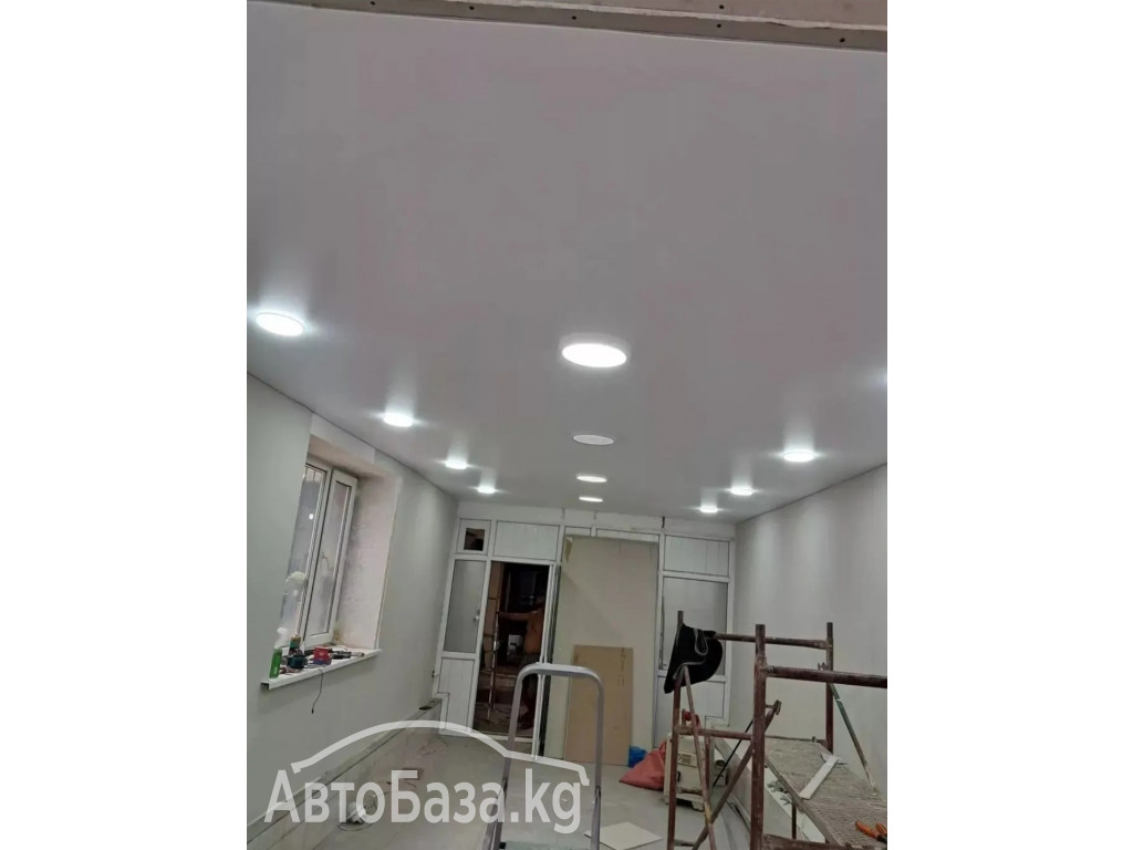 Современные натяжные потолки с встраиваемым освещением