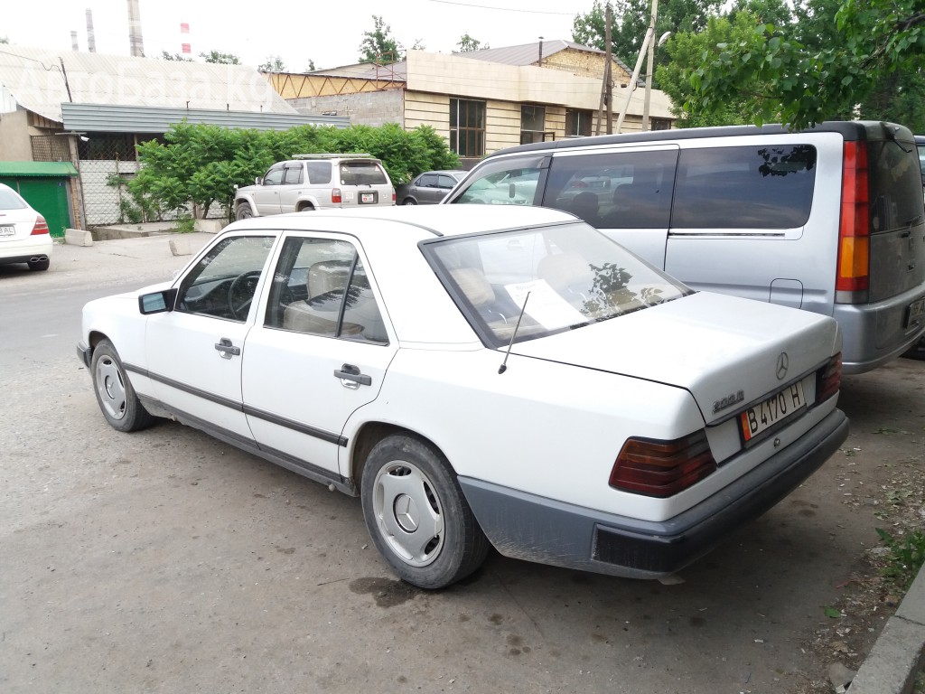 Mercedes-Benz E-Класс 1987 года за 140 000 сом