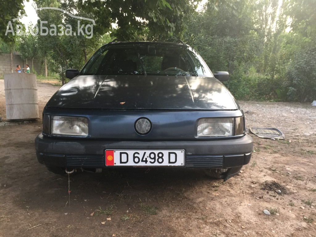 Volkswagen Passat 1993 года за 120 000 сом