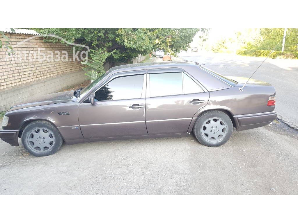 Mercedes-Benz E-Класс 1995 года за 300 000 сом