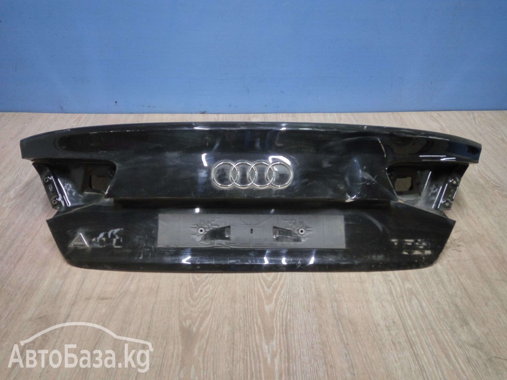 Крышка багажника Audi A8 3 D4 (2010-нв)  за 65 000 тг