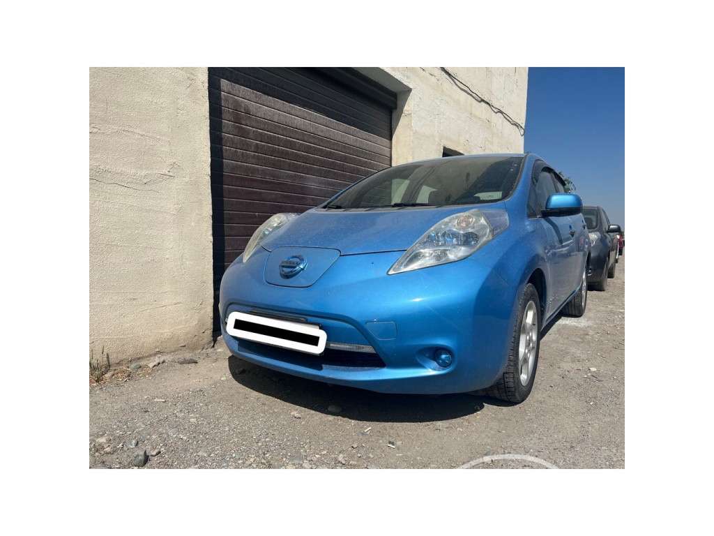 Nissan Leaf 2013 года за ~1 008 800 сом