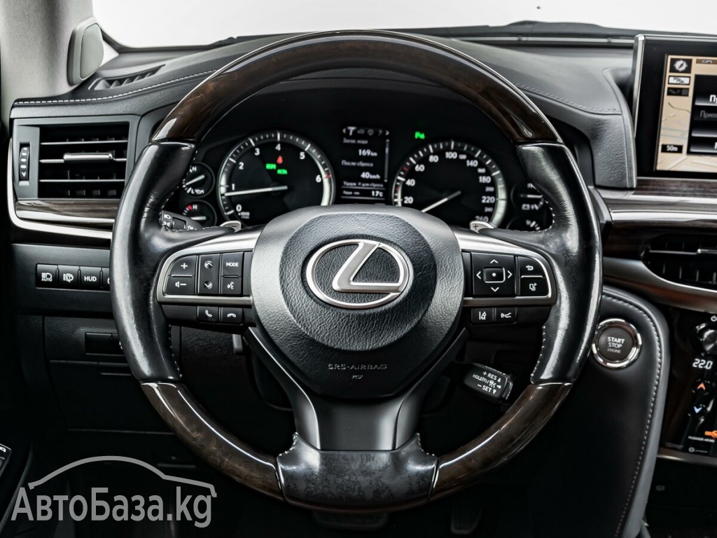 Lexus LX 2016 года за ~6 875 000 сом