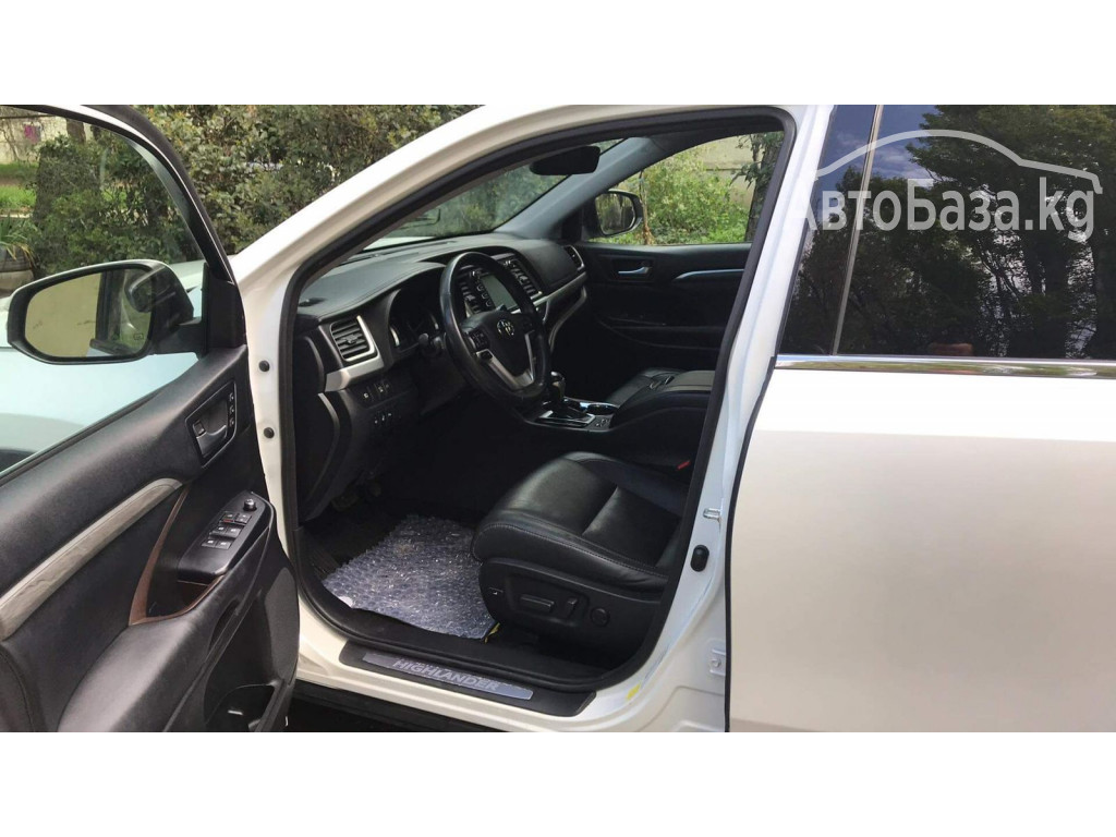 Toyota Highlander 2017 года за ~3 478 300 сом