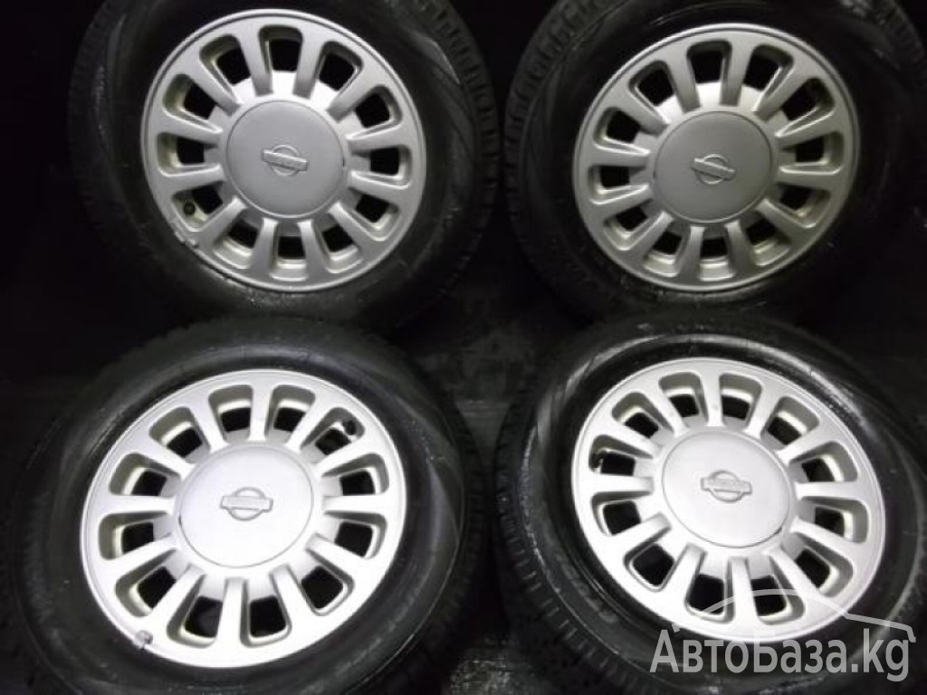 280 Nissan R16 

Yokohama ICEGUARD
225/60R16
ширина:6.5J
диаметр втулк