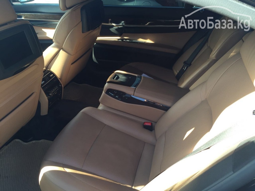 BMW 7 серия 2009 года за 12 500$