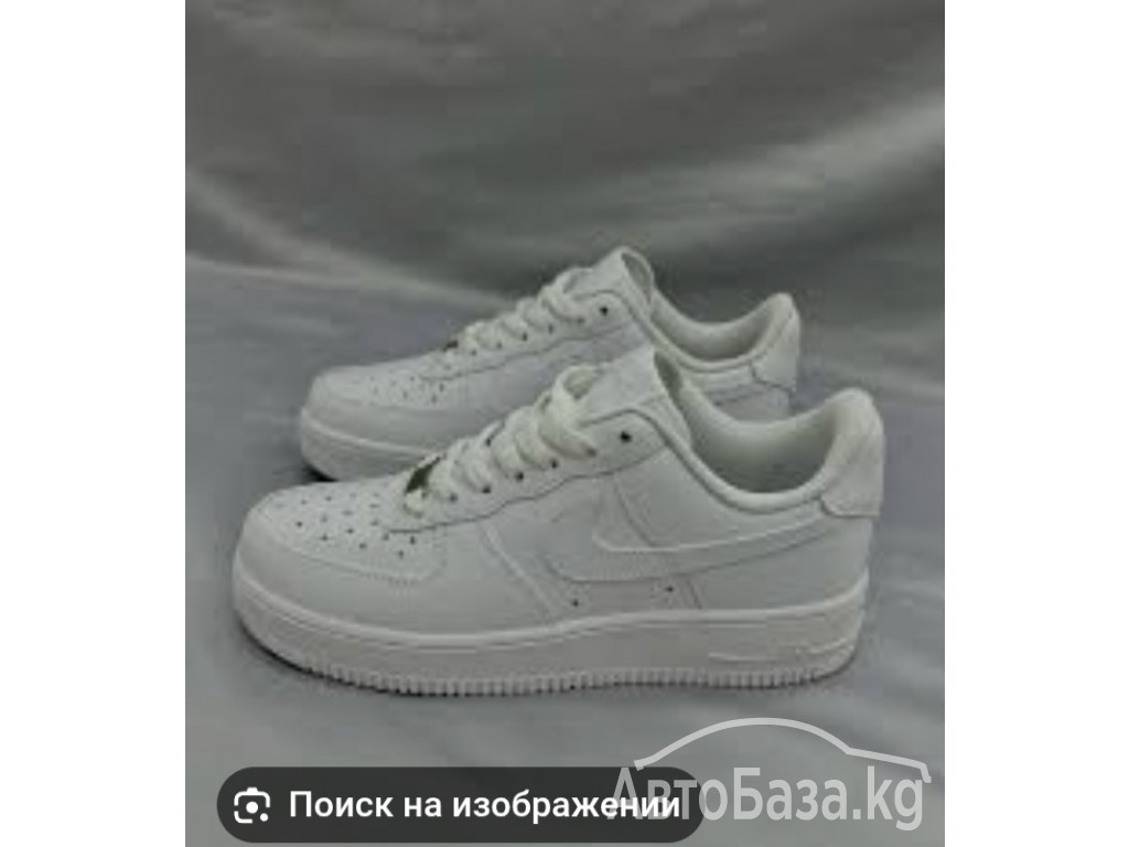 Продаю кроссовки фирмы-Nake(кожа)в идеальном состоянии Б/У