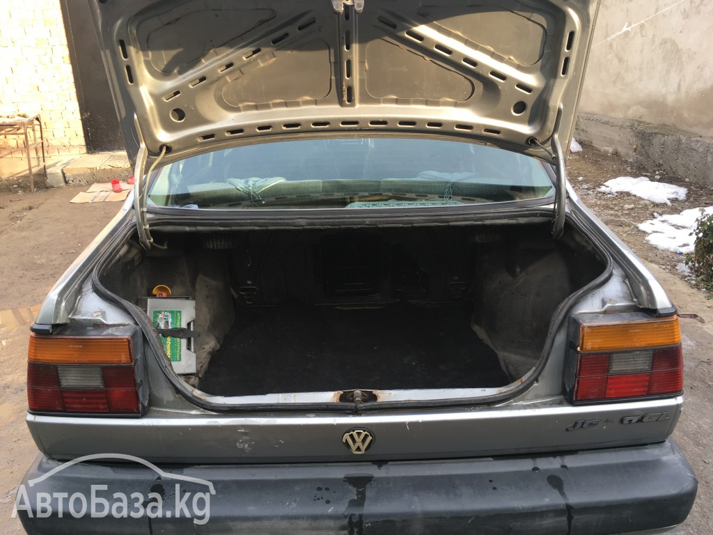 Volkswagen Jetta 1989 года за 85 000 сом