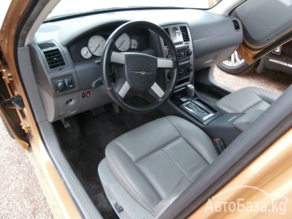 Chrysler 300C 2007 года за ~1 770 000 сом