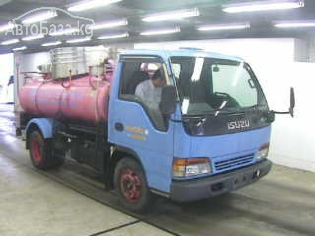 Бензовоз Isuzu VACUUM	