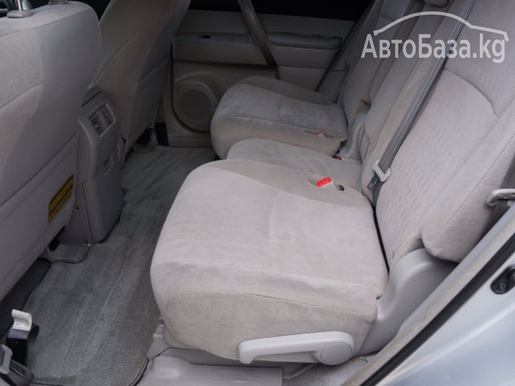 Toyota Highlander 2011 года за ~819 000 сом