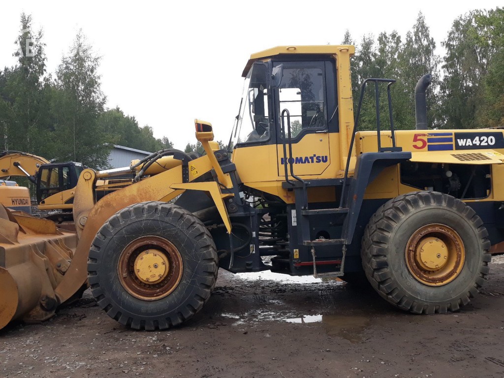 Погрузчик Komatsu WA420-3