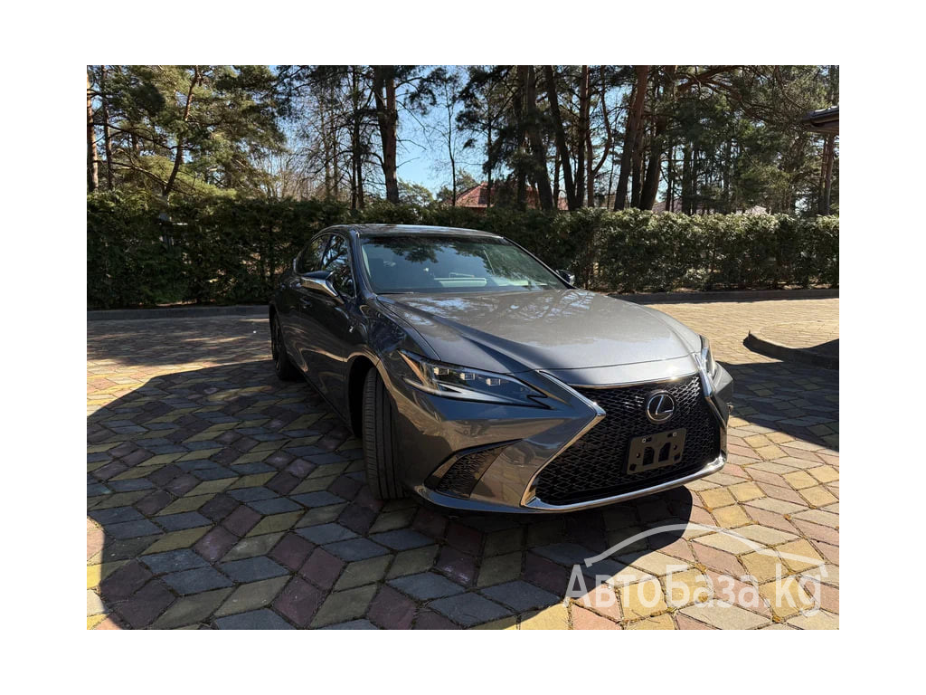 Lexus ES 2017 года за ~4 561 500 сом