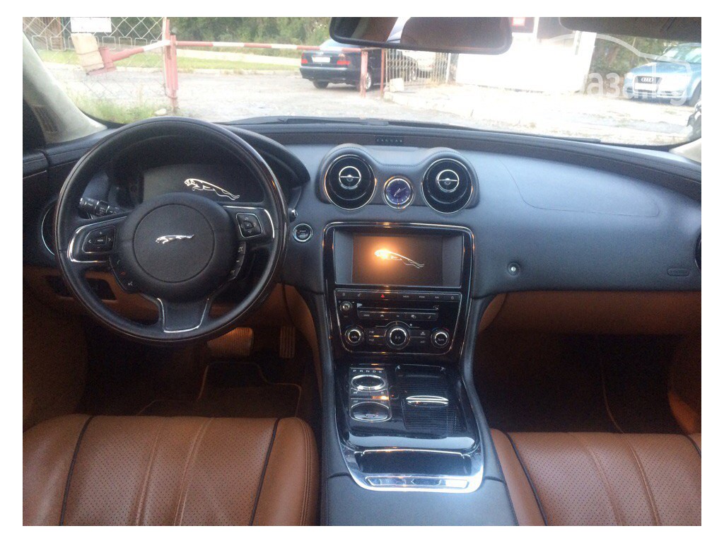 Jaguar XJ 2012 года за ~2 345 200 сом