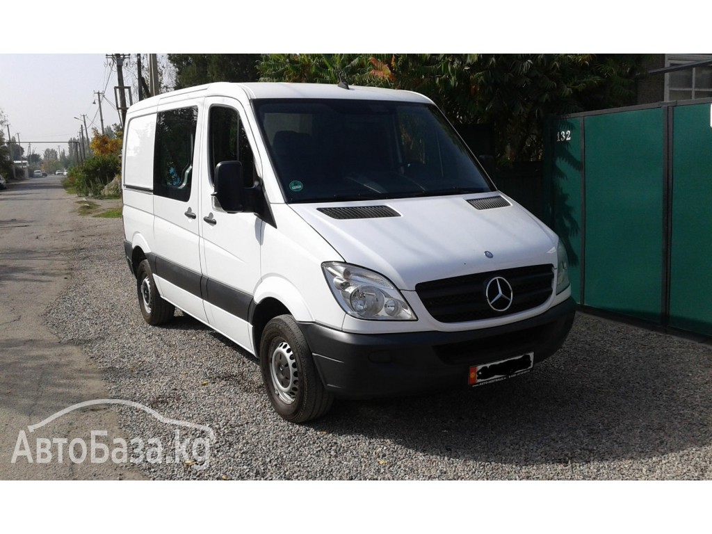 Фургон Mercedes-Benz sprinter