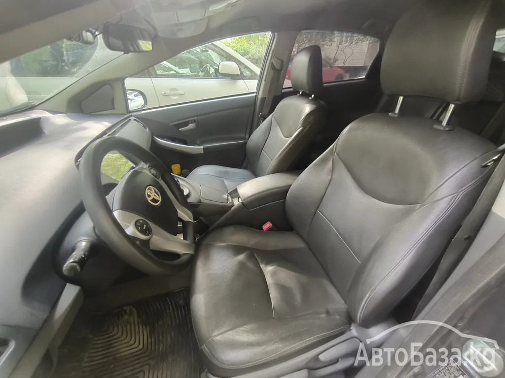 Toyota Prius 2011 года за ~965 000 сом