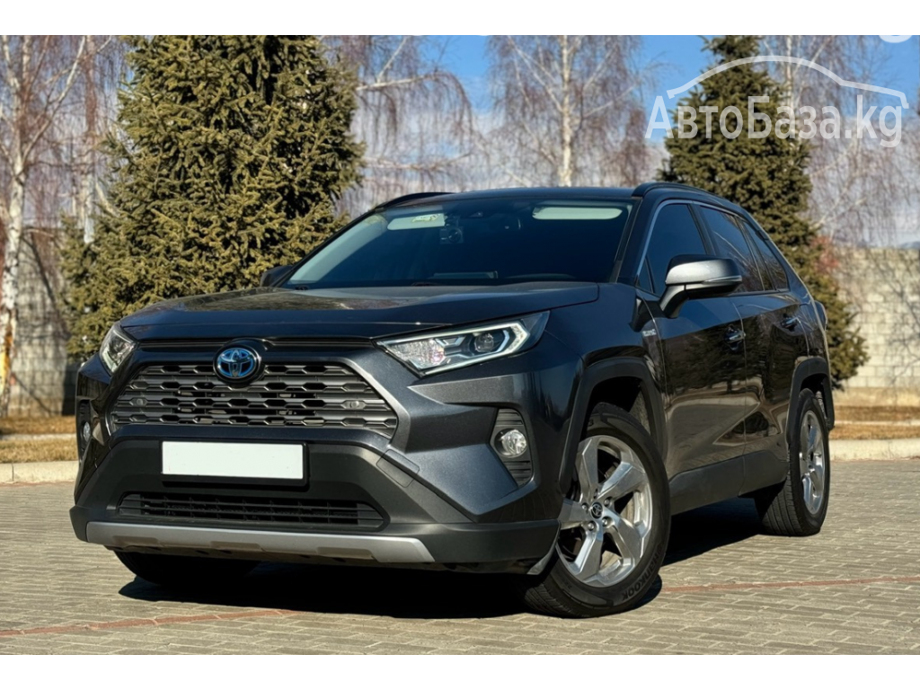 Toyota RAV4 2017 года за ~2 500 000 сом