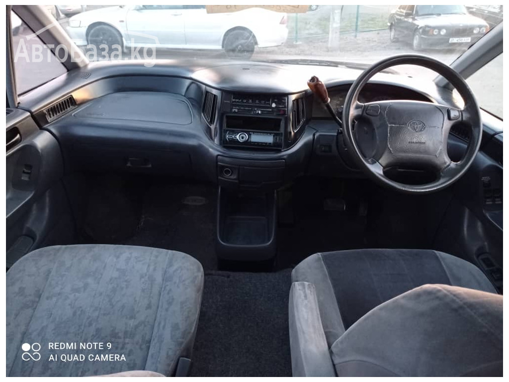 Toyota Estima 1999 года за 180 000 сом