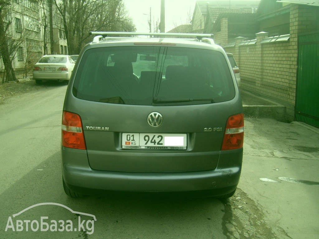 Volkswagen Touran 2005 года за ~482 200 сом