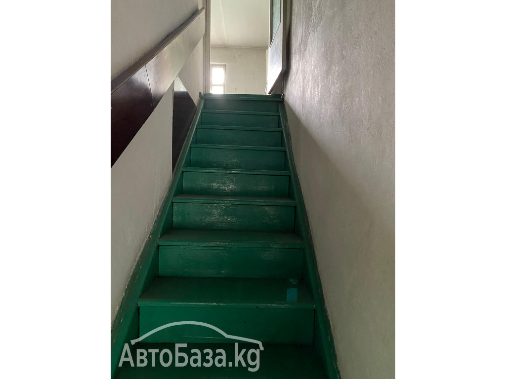 Продаю 2х этажный, кирпичный дом, по адресу с. Аламедин, ул. Молодежная