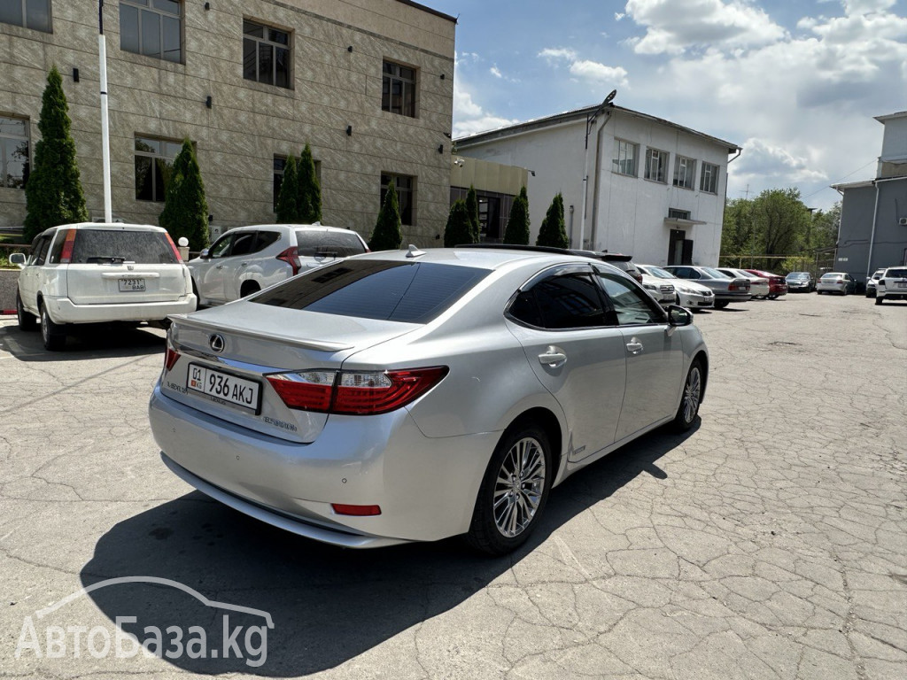 Lexus ES 2013 года за ~1 770 000 сом
