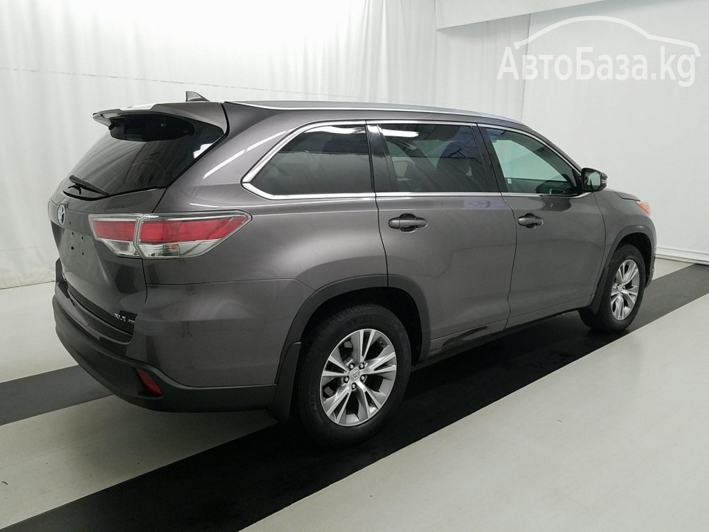 Toyota Highlander 2014 года за ~2 456 900 сом