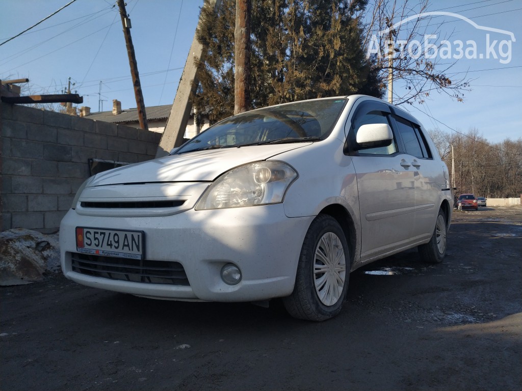 Toyota Raum 2003 года за 4 700$