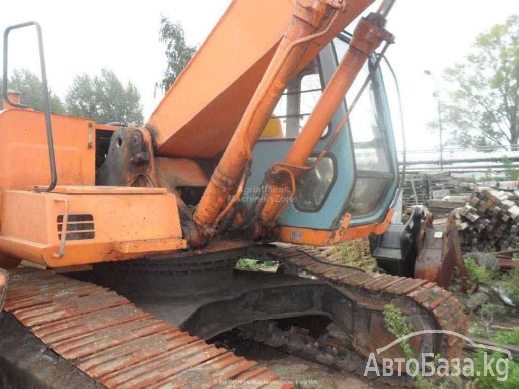 Экскаватор Hitachi ex220