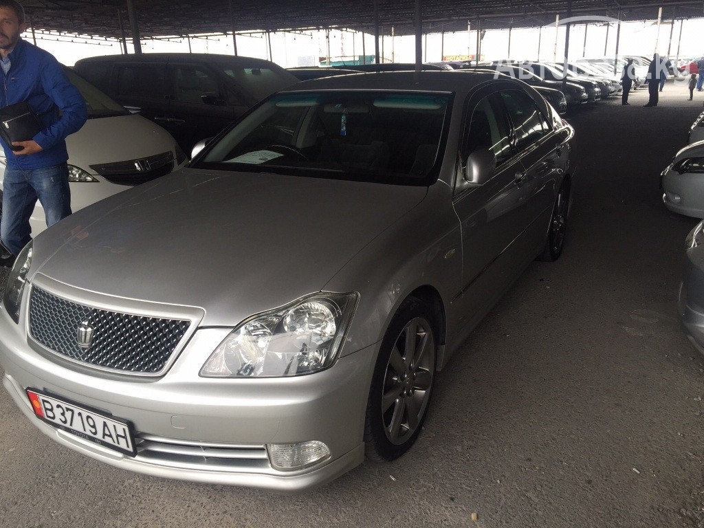 Toyota Crown 2004 года за ~715 600 сом