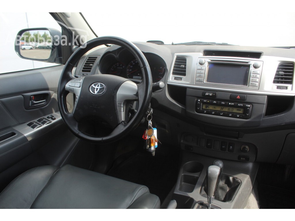 Toyota Hilux 2013 года за ~2 159 300 сом