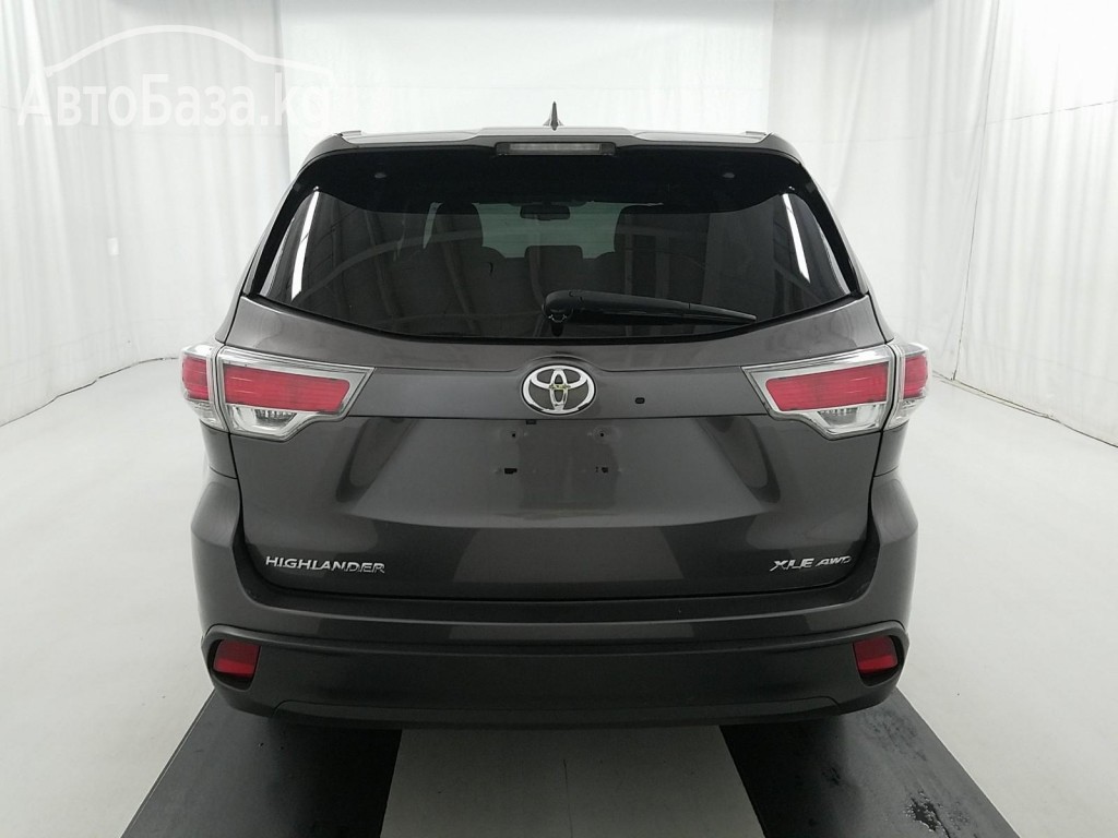 Toyota Highlander 2014 года за ~2 591 000 руб.