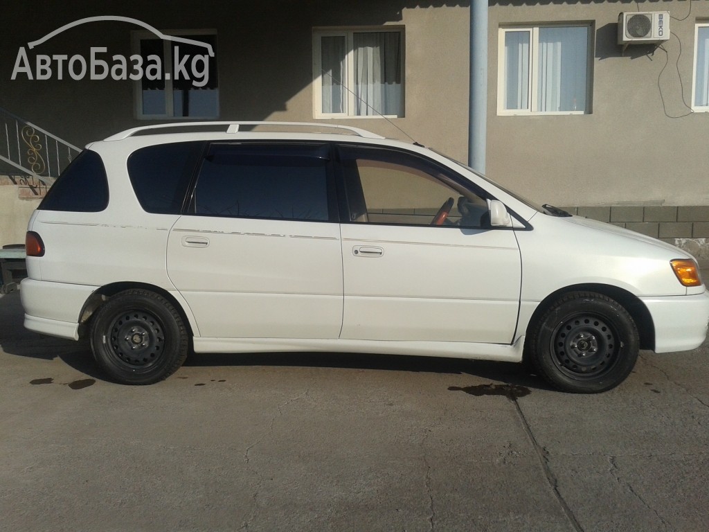 Toyota Ipsum 2000 года за ~294 200 сом