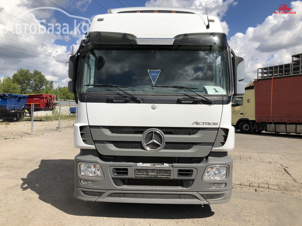 Тягач Mercedes-Benz Actros