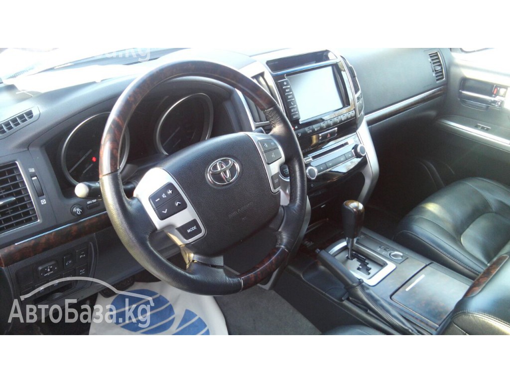 Toyota Land Cruiser 2014 года за ~3 716 900 сом