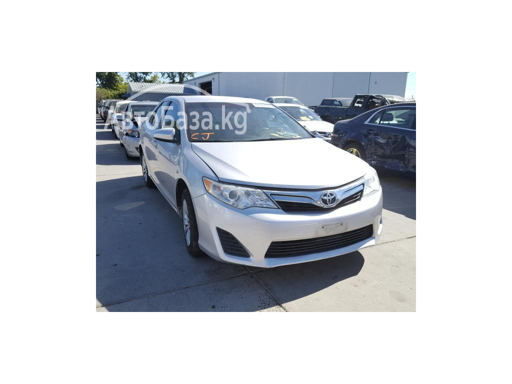 Toyota Camry 2012 года за ~939 700 сом