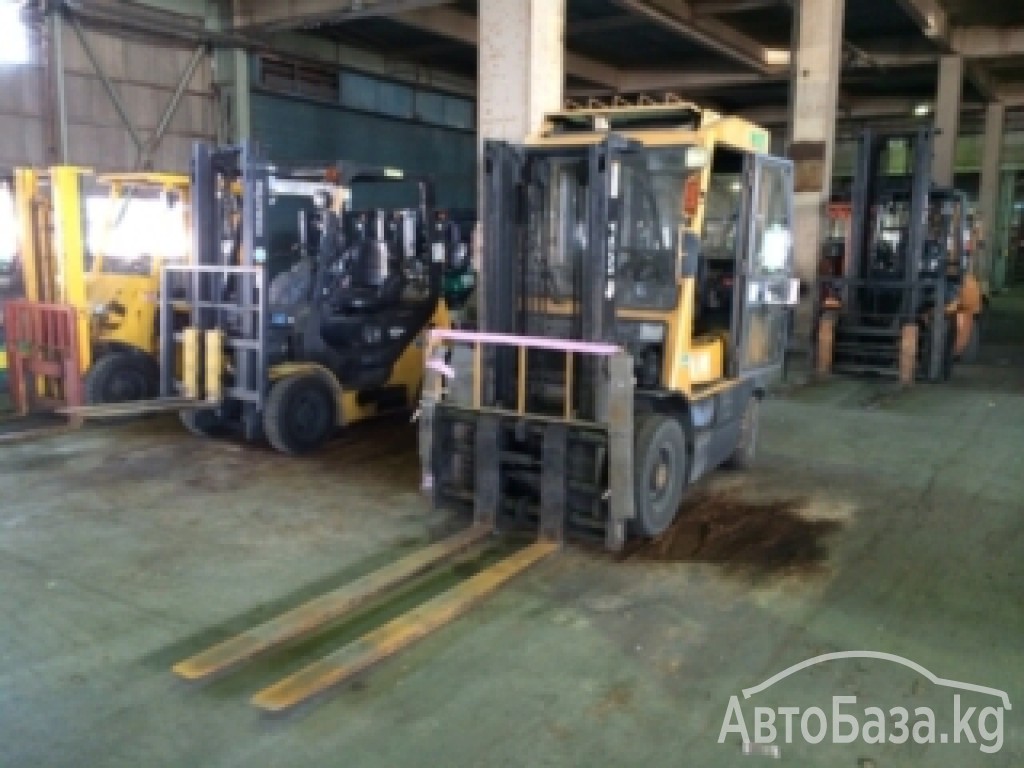 Погрузчик TCM TCM FORKLIFT  FD25Z5