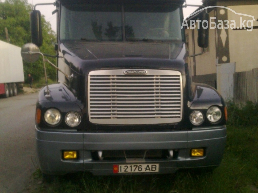 Тягач Freightliner st-120