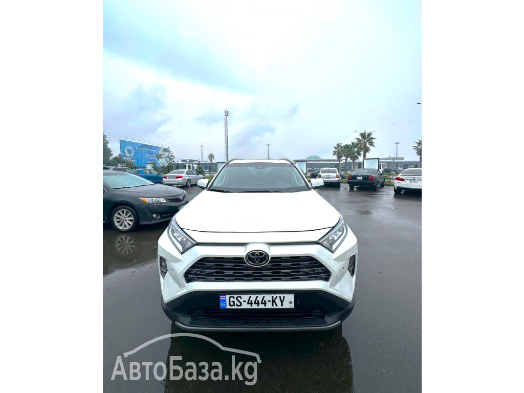 Toyota RAV4 2017 года за ~1 904 400 сом