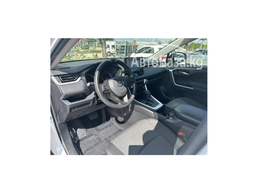 Toyota RAV4 2017 года за ~1 491 300 сом