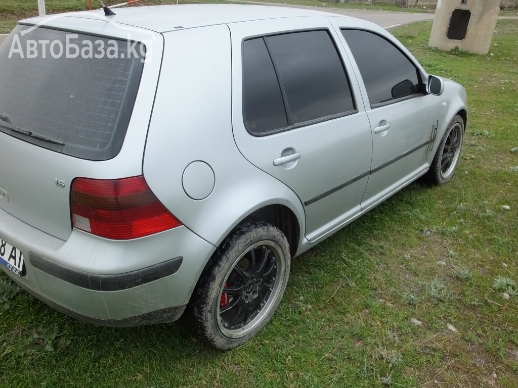 Volkswagen Golf 2001 года за 210 000 сом