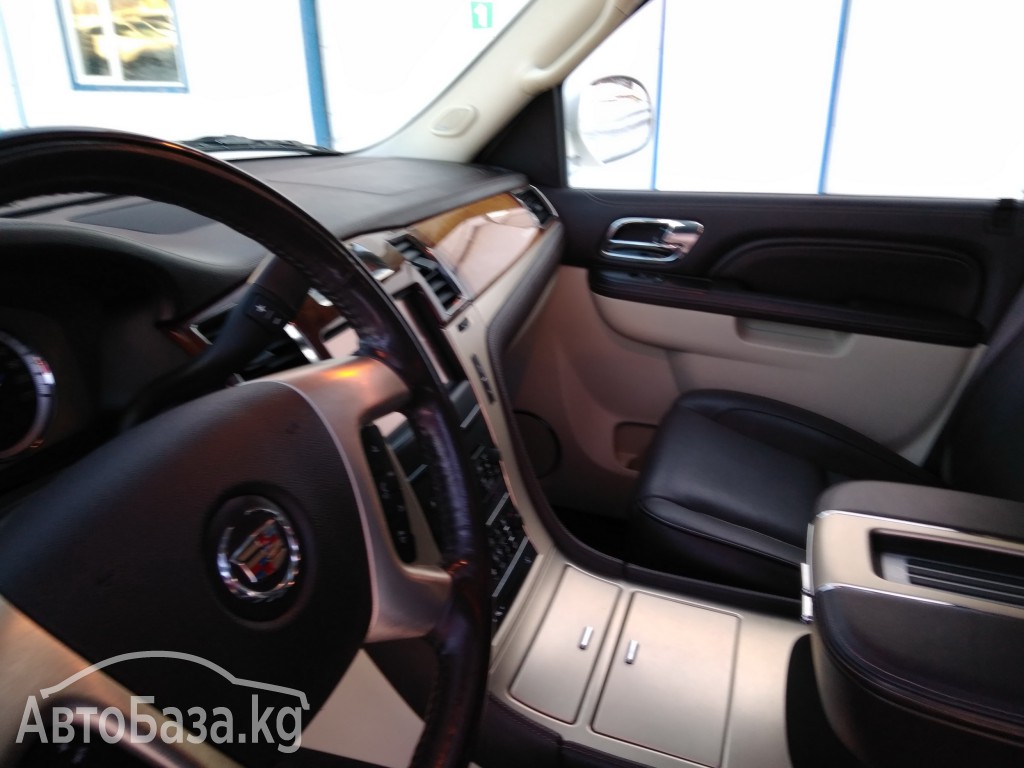 Cadillac Escalade 2012 года за ~11 478 300 тг