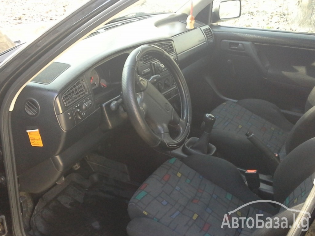 Volkswagen Golf 1997 года за 170 000 сом