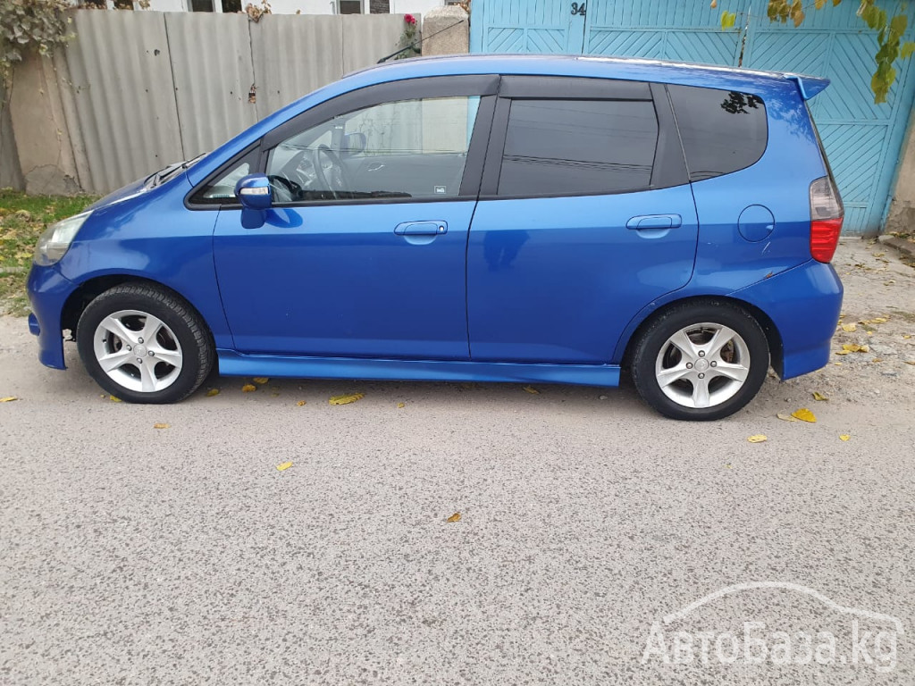 Honda Jazz 2008 года за 740 000 сом